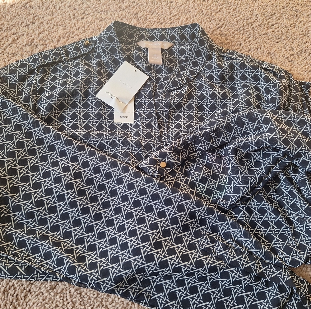 Banana Republic women top size medium